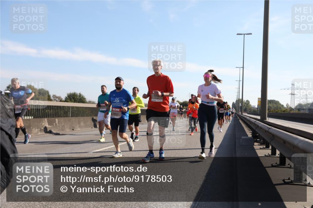 03.10.2025 - Köhlbrandbrückenlauf Yannick Fuchs http://msf.ph/oto/9178503 03.10.2025 11:17:59 Position 3 6719, 4176 meine-sportfotos.de