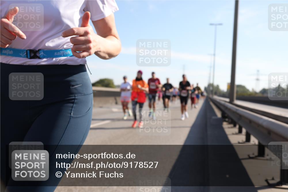 03.10.2025 - Köhlbrandbrückenlauf Yannick Fuchs http://msf.ph/oto/9178527 03.10.2025 11:18:00 Position 3  meine-sportfotos.de
