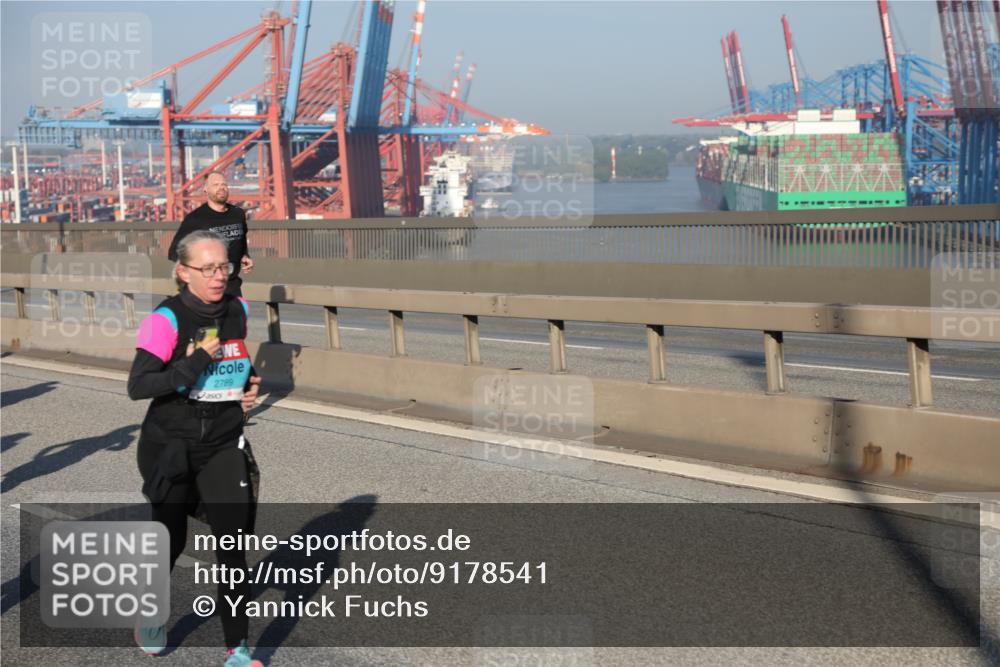 03.10.2025 - Köhlbrandbrückenlauf Yannick Fuchs http://msf.ph/oto/9178541 03.10.2025 08:50:18 Position 2 2789 meine-sportfotos.de