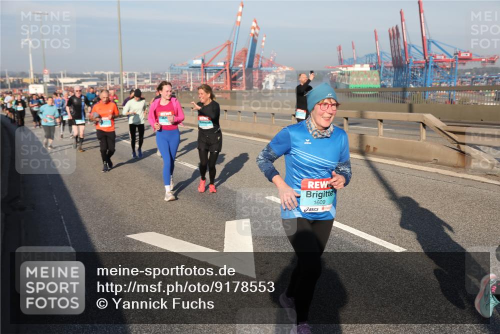 03.10.2025 - Köhlbrandbrückenlauf Yannick Fuchs http://msf.ph/oto/9178553 03.10.2025 08:50:20 Position 2 1609 meine-sportfotos.de