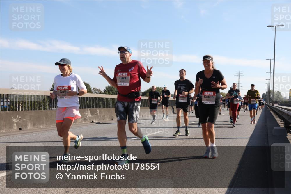 03.10.2025 - Köhlbrandbrückenlauf Yannick Fuchs http://msf.ph/oto/9178554 03.10.2025 11:18:03 Position 3 4609, 4370, 4593 meine-sportfotos.de