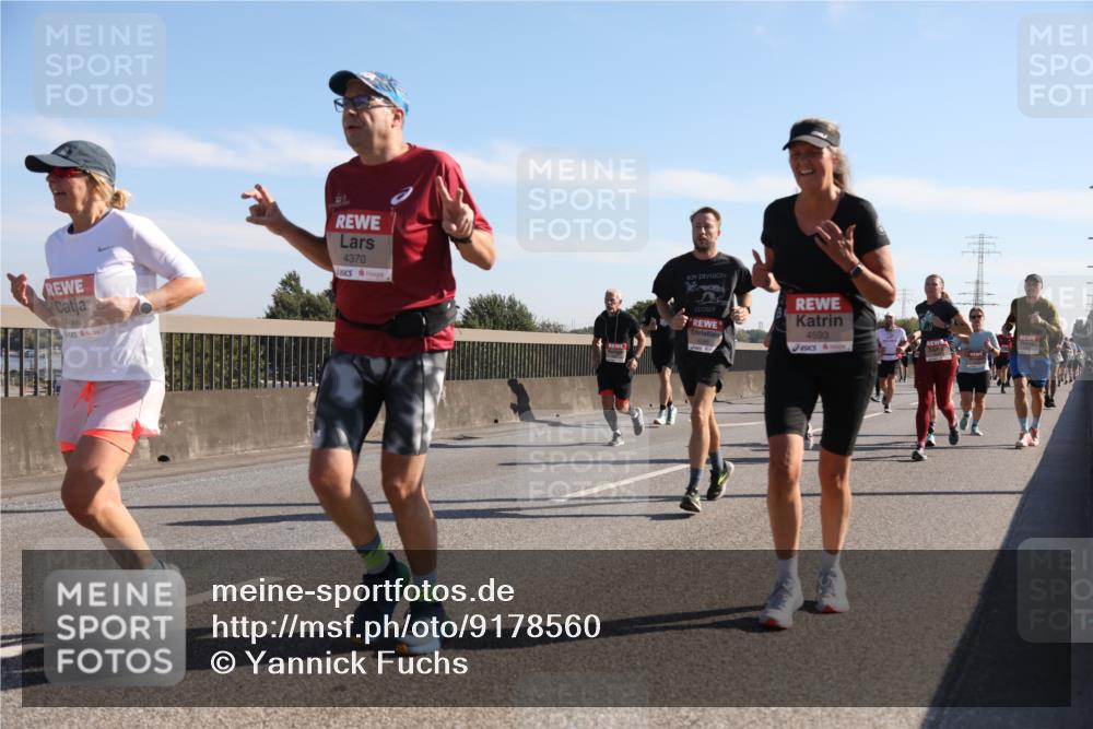 03.10.2025 - Köhlbrandbrückenlauf Yannick Fuchs http://msf.ph/oto/9178560 03.10.2025 11:18:03 Position 3 4609, 4370, 4593 meine-sportfotos.de