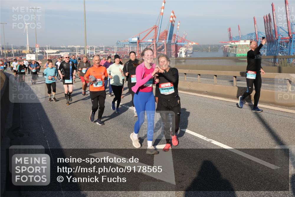 03.10.2025 - Köhlbrandbrückenlauf Yannick Fuchs http://msf.ph/oto/9178565 03.10.2025 08:50:21 Position 2 1049 meine-sportfotos.de