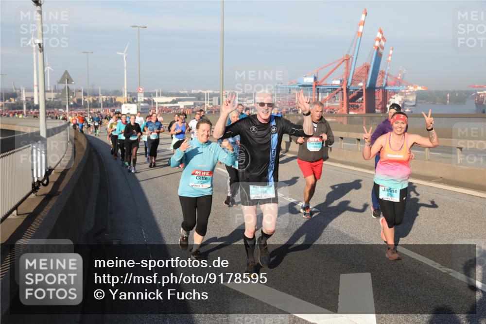 03.10.2025 - Köhlbrandbrückenlauf Yannick Fuchs http://msf.ph/oto/9178595 03.10.2025 08:50:24 Position 2 1737, 3468, 3273 meine-sportfotos.de