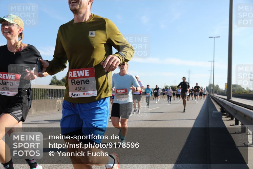 03.10.2025 - Köhlbrandbrückenlauf Yannick Fuchs http://msf.ph/oto/9178596 03.10.2025 11:18:07 Position 3 4794, 4806, 4544 meine-sportfotos.de