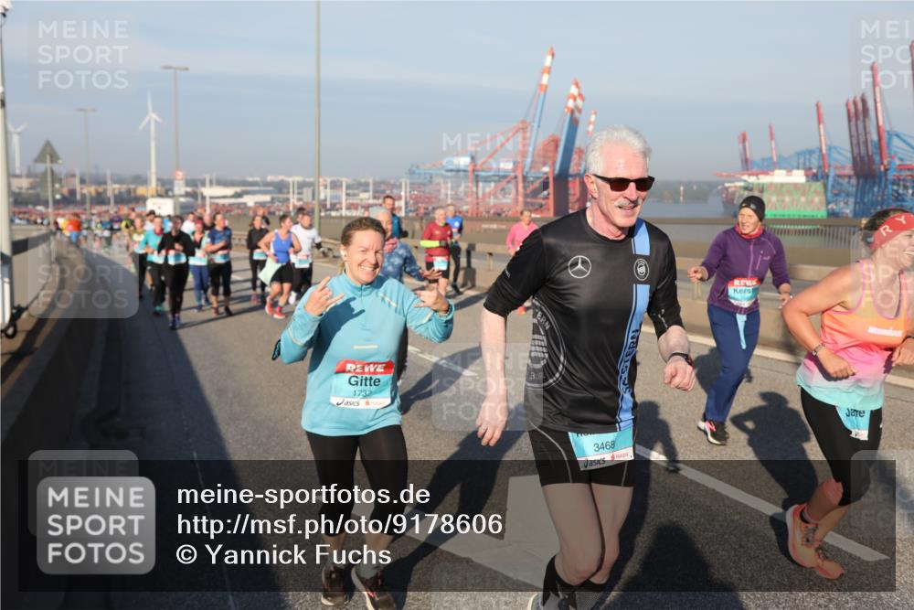 03.10.2025 - Köhlbrandbrückenlauf Yannick Fuchs http://msf.ph/oto/9178606 03.10.2025 08:50:25 Position 2 1737, 3468 meine-sportfotos.de