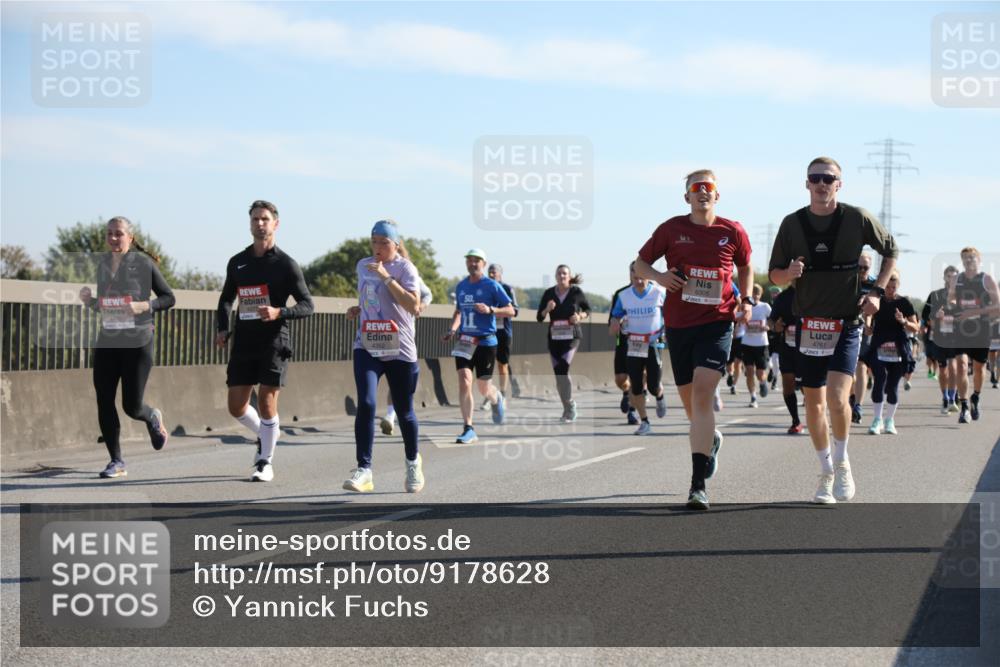 03.10.2025 - Köhlbrandbrückenlauf Yannick Fuchs http://msf.ph/oto/9178628 03.10.2025 11:18:11 Position 3 4377, 6305, 4761 meine-sportfotos.de
