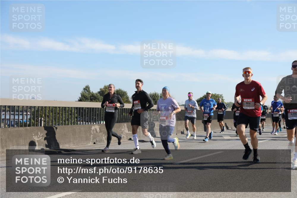 03.10.2025 - Köhlbrandbrückenlauf Yannick Fuchs http://msf.ph/oto/9178635 03.10.2025 11:18:12 Position 3 50, 6305, 4761 meine-sportfotos.de