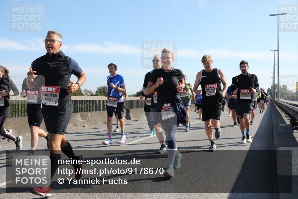 03.10.2025 - Köhlbrandbrückenlauf Yannick Fuchs http://msf.ph/oto/9178670 03.10.2025 11:18:16 Position 3 6751, 4343, 4822, 5745 meine-sportfotos.de