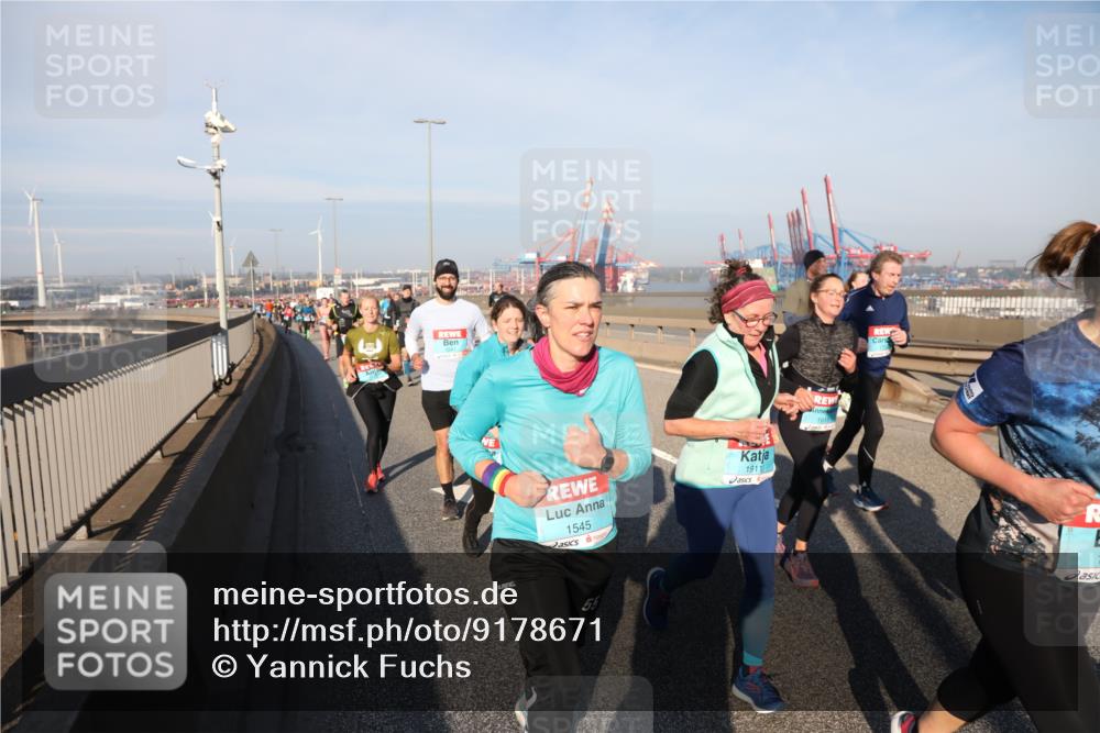 03.10.2025 - Köhlbrandbrückenlauf Yannick Fuchs http://msf.ph/oto/9178671 03.10.2025 08:50:33 Position 2 1545, 1911, 55 meine-sportfotos.de
