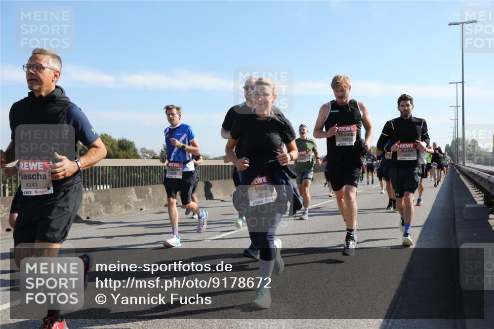 03.10.2025 - Köhlbrandbrückenlauf Yannick Fuchs http://msf.ph/oto/9178672 03.10.2025 11:18:16 Position 3 4343, 4191, 4822, 5745 meine-sportfotos.de
