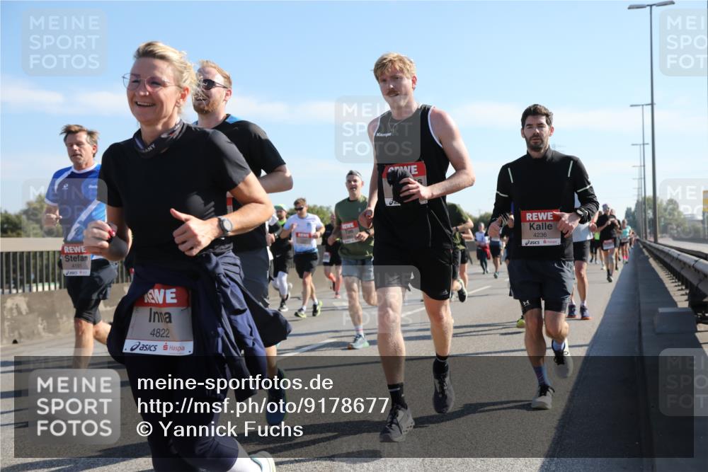 03.10.2025 - Köhlbrandbrückenlauf Yannick Fuchs http://msf.ph/oto/9178677 03.10.2025 11:18:17 Position 3 4191, 4822, 1, 4236 meine-sportfotos.de