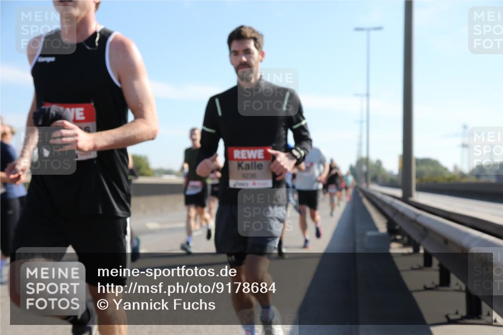 03.10.2025 - Köhlbrandbrückenlauf Yannick Fuchs http://msf.ph/oto/9178684 03.10.2025 11:18:17 Position 3 4236 meine-sportfotos.de