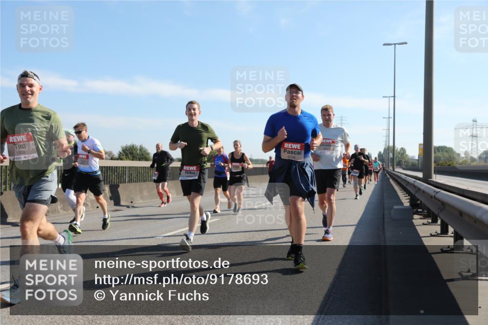 03.10.2025 - Köhlbrandbrückenlauf Yannick Fuchs http://msf.ph/oto/9178693 03.10.2025 11:18:18 Position 3 5803, 6034, 4244 meine-sportfotos.de