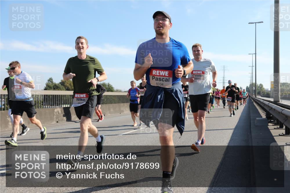 03.10.2025 - Köhlbrandbrückenlauf Yannick Fuchs http://msf.ph/oto/9178699 03.10.2025 11:18:19 Position 3 4614, 6034, 4244 meine-sportfotos.de