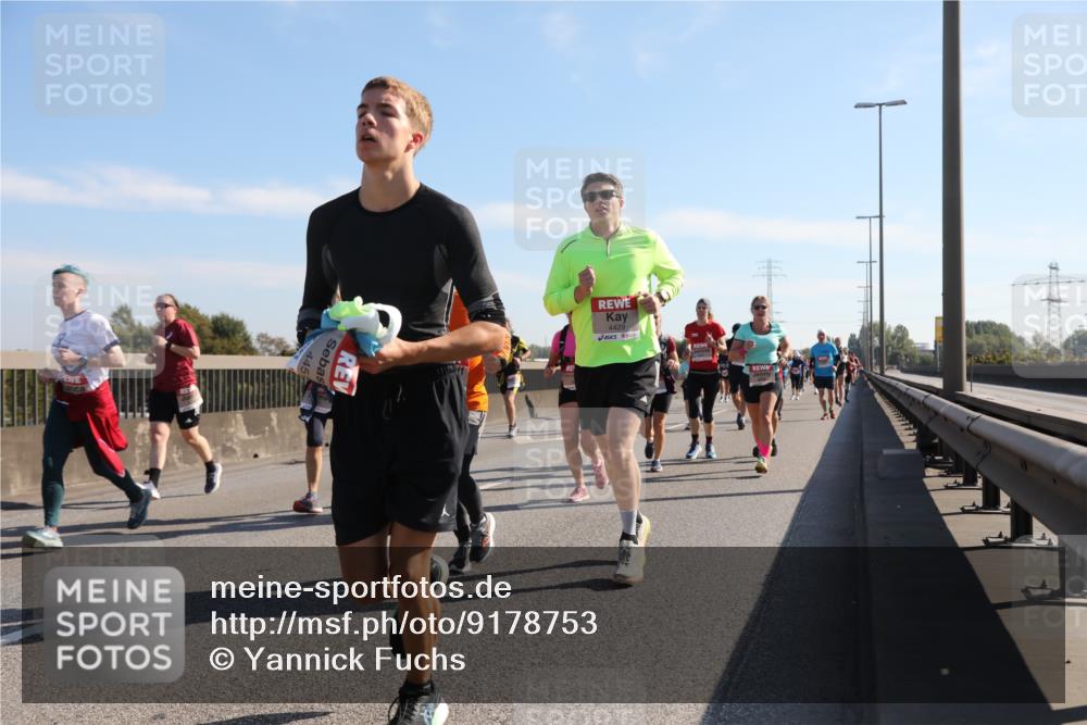 03.10.2025 - Köhlbrandbrückenlauf Yannick Fuchs http://msf.ph/oto/9178753 03.10.2025 11:18:26 Position 3 4429 meine-sportfotos.de