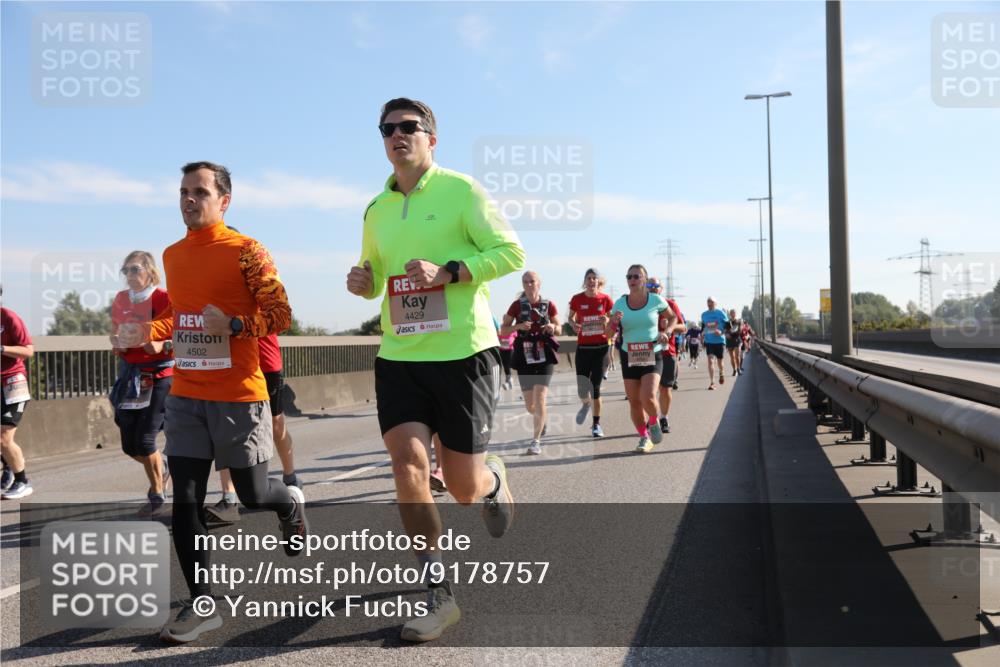 03.10.2025 - Köhlbrandbrückenlauf Yannick Fuchs http://msf.ph/oto/9178757 03.10.2025 11:18:26 Position 3 4502, 4429 meine-sportfotos.de