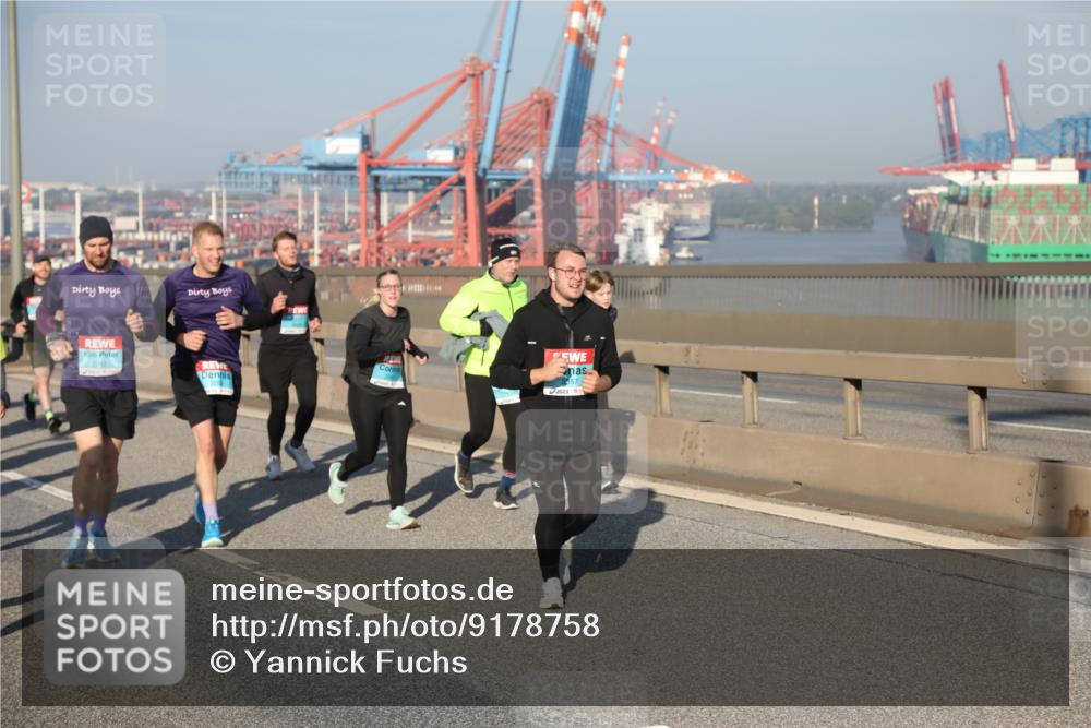 03.10.2025 - Köhlbrandbrückenlauf Yannick Fuchs http://msf.ph/oto/9178758 03.10.2025 08:50:42 Position 2 2242 meine-sportfotos.de