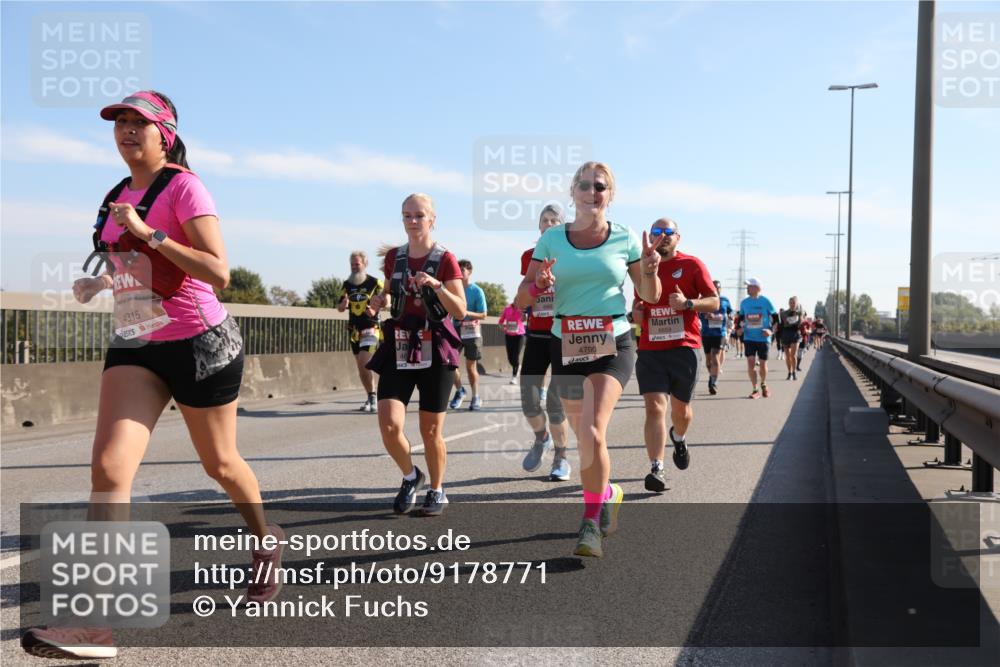 03.10.2025 - Köhlbrandbrückenlauf Yannick Fuchs http://msf.ph/oto/9178771 03.10.2025 11:18:28 Position 3 4315, 4700, 6659 meine-sportfotos.de