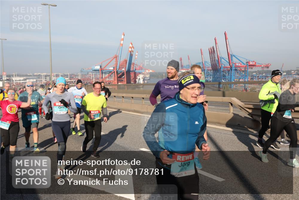 03.10.2025 - Köhlbrandbrückenlauf Yannick Fuchs http://msf.ph/oto/9178781 03.10.2025 08:50:45 Position 2 3051, 1576 meine-sportfotos.de