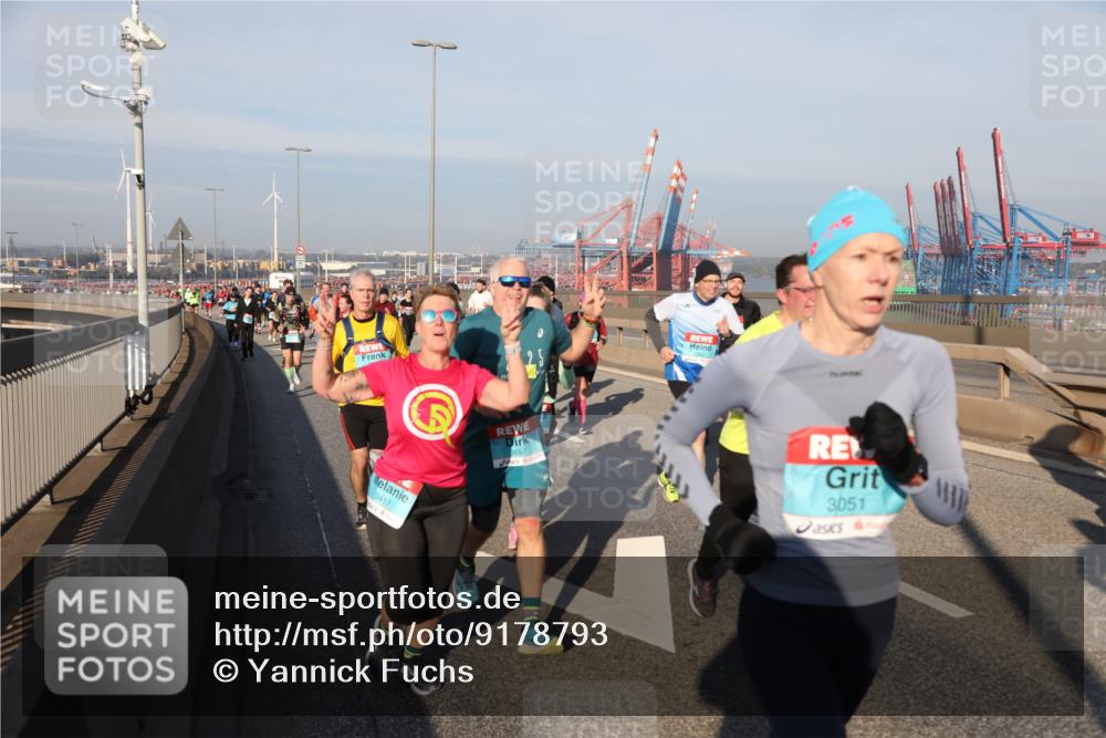 03.10.2025 - Köhlbrandbrückenlauf Yannick Fuchs http://msf.ph/oto/9178793 03.10.2025 08:50:47 Position 2 3417, 8697, 3051 meine-sportfotos.de
