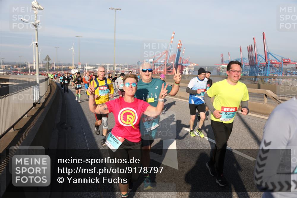 03.10.2025 - Köhlbrandbrückenlauf Yannick Fuchs http://msf.ph/oto/9178797 03.10.2025 08:50:47 Position 2 2025, 3417, 3697, 1663 meine-sportfotos.de