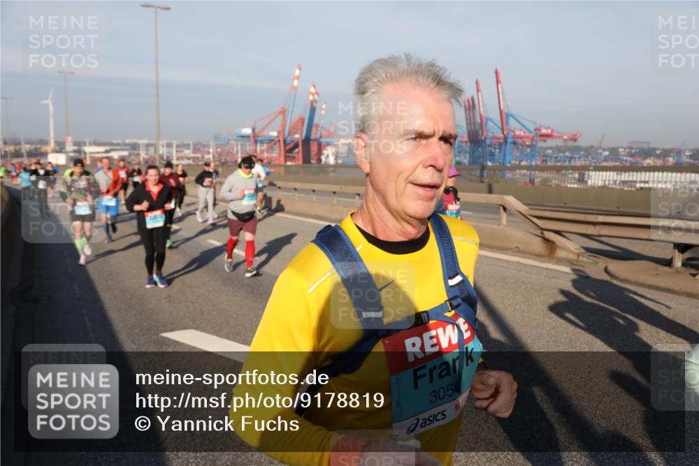 03.10.2025 - Köhlbrandbrückenlauf Yannick Fuchs http://msf.ph/oto/9178819 03.10.2025 08:50:49 Position 2 305 meine-sportfotos.de