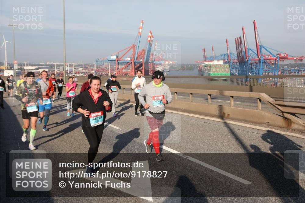 03.10.2025 - Köhlbrandbrückenlauf Yannick Fuchs http://msf.ph/oto/9178827 03.10.2025 08:50:50 Position 2 1692, 1778 meine-sportfotos.de