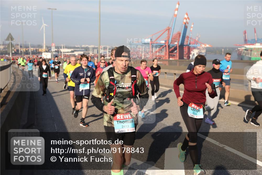 03.10.2025 - Köhlbrandbrückenlauf Yannick Fuchs http://msf.ph/oto/9178843 03.10.2025 08:50:52 Position 2 2413, 2124 meine-sportfotos.de