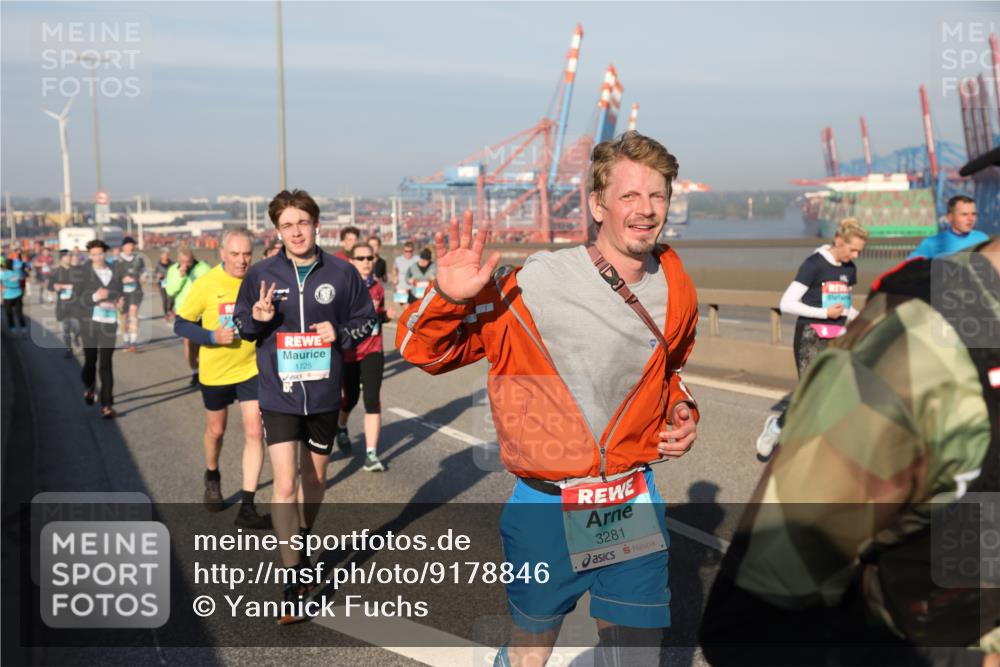 03.10.2025 - Köhlbrandbrückenlauf Yannick Fuchs http://msf.ph/oto/9178846 03.10.2025 08:50:53 Position 2 1725, 3281 meine-sportfotos.de