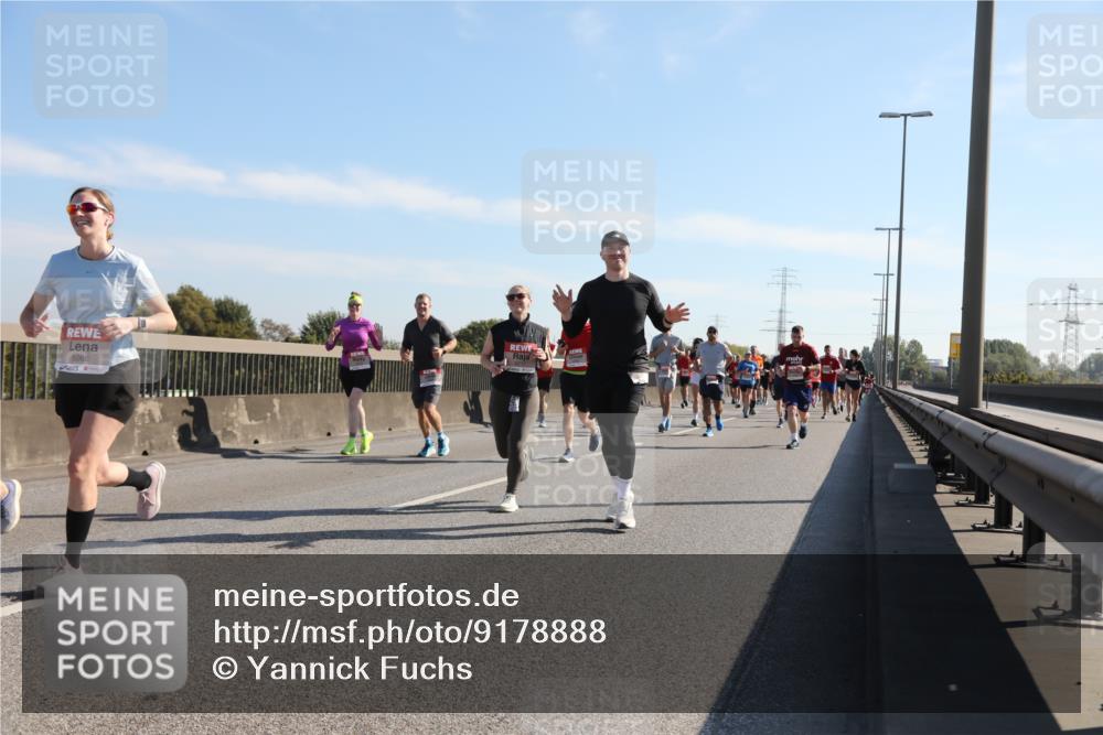 03.10.2025 - Köhlbrandbrückenlauf Yannick Fuchs http://msf.ph/oto/9178888 03.10.2025 11:18:38 Position 3 6068 meine-sportfotos.de