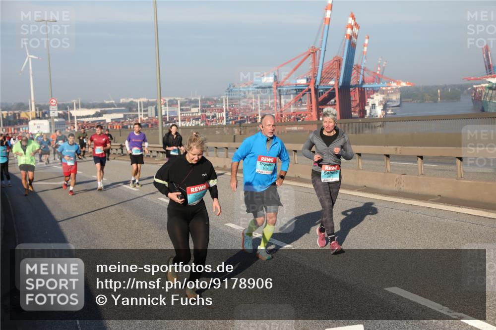 03.10.2025 - Köhlbrandbrückenlauf Yannick Fuchs http://msf.ph/oto/9178906 03.10.2025 08:51:03 Position 2 3676 meine-sportfotos.de