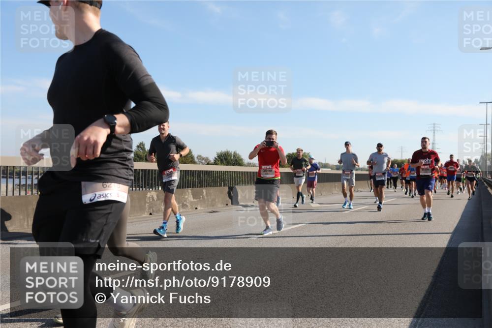 03.10.2025 - Köhlbrandbrückenlauf Yannick Fuchs http://msf.ph/oto/9178909 03.10.2025 11:18:40 Position 3 6218 meine-sportfotos.de