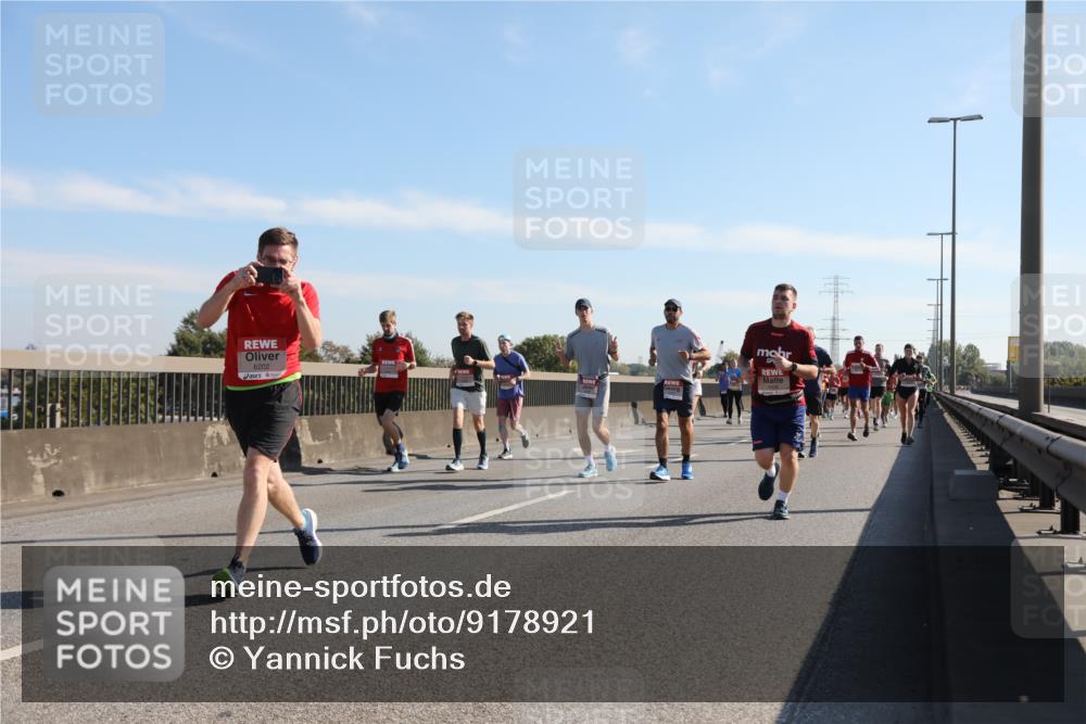 03.10.2025 - Köhlbrandbrückenlauf Yannick Fuchs http://msf.ph/oto/9178921 03.10.2025 11:18:41 Position 3 6202 meine-sportfotos.de