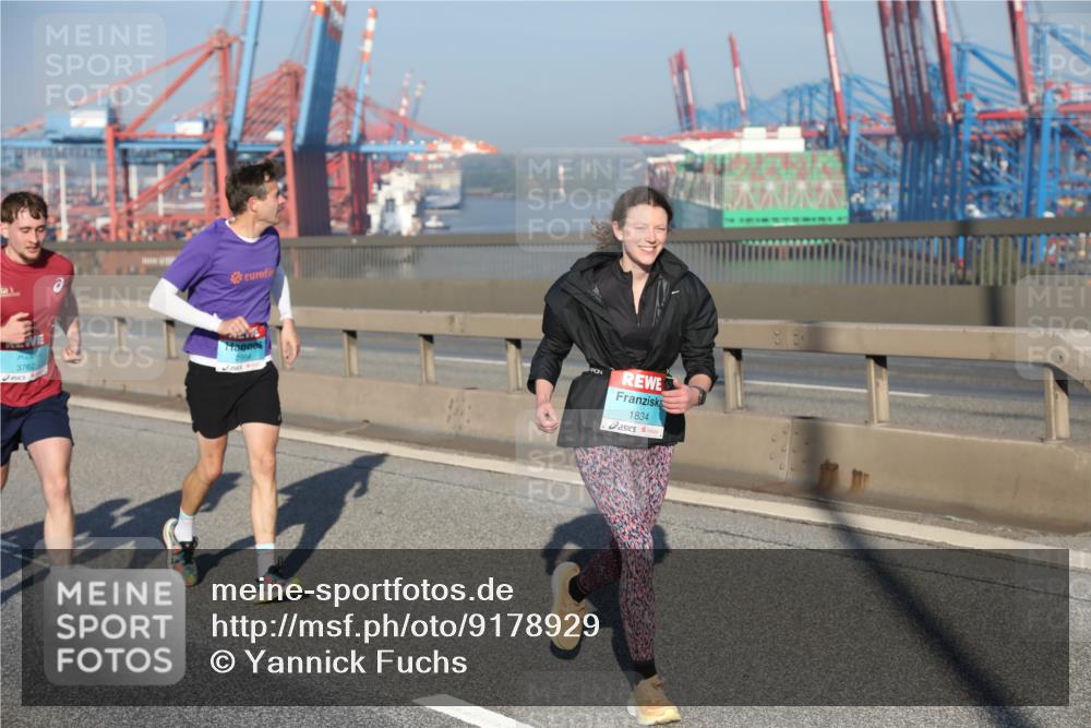 03.10.2025 - Köhlbrandbrückenlauf Yannick Fuchs http://msf.ph/oto/9178929 03.10.2025 08:51:08 Position 2 3762, 1834 meine-sportfotos.de