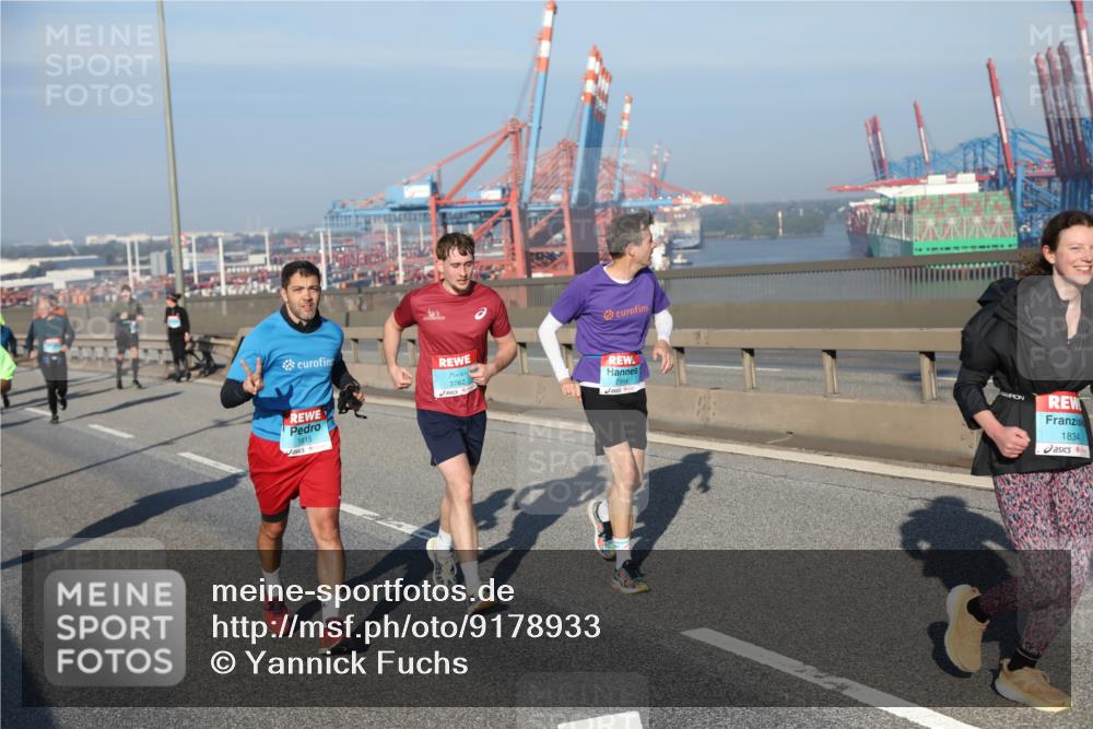03.10.2025 - Köhlbrandbrückenlauf Yannick Fuchs http://msf.ph/oto/9178933 03.10.2025 08:51:09 Position 2 1815, 3762, 2984, 1834 meine-sportfotos.de