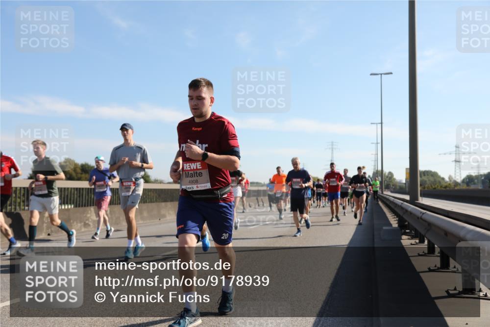 03.10.2025 - Köhlbrandbrückenlauf Yannick Fuchs http://msf.ph/oto/9178939 03.10.2025 11:18:42 Position 3 4908, 20 meine-sportfotos.de