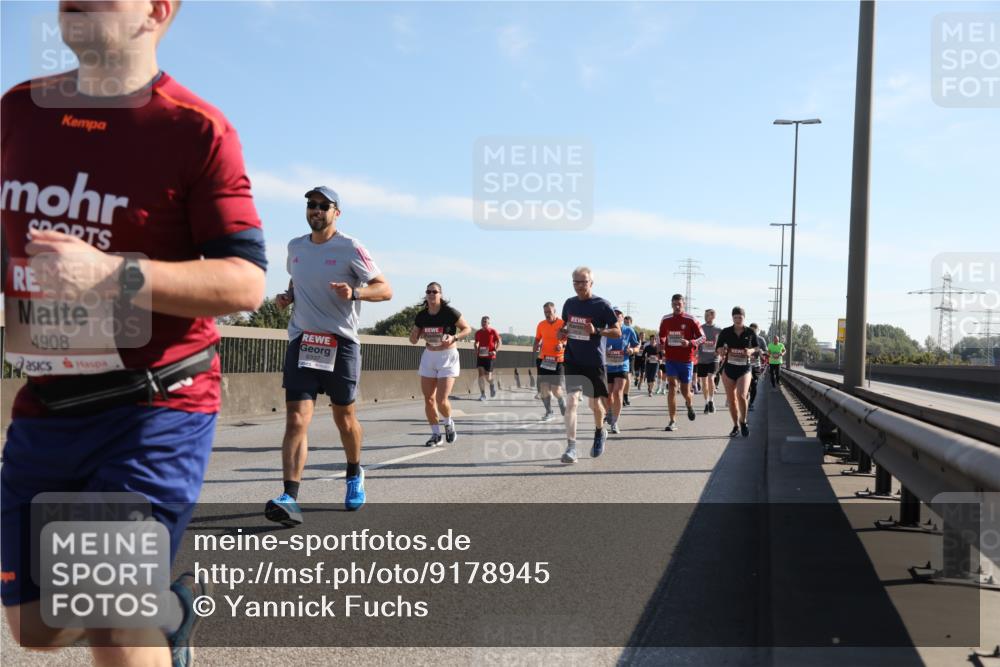 03.10.2025 - Köhlbrandbrückenlauf Yannick Fuchs http://msf.ph/oto/9178945 03.10.2025 11:18:43 Position 3 4908, 6337, 20 meine-sportfotos.de