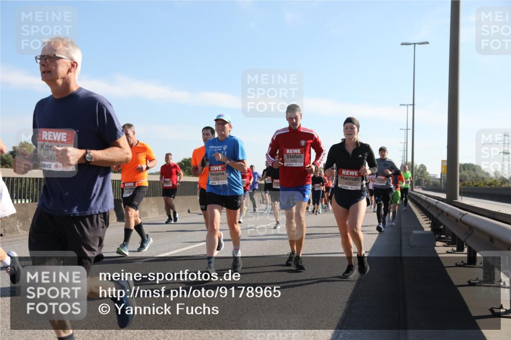 03.10.2025 - Köhlbrandbrückenlauf Yannick Fuchs http://msf.ph/oto/9178965 03.10.2025 11:18:45 Position 3 6454, 4513, 5722, 4797 meine-sportfotos.de