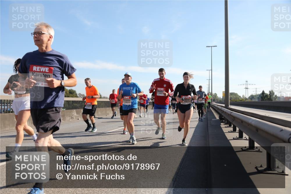 03.10.2025 - Köhlbrandbrückenlauf Yannick Fuchs http://msf.ph/oto/9178967 03.10.2025 11:18:46 Position 3 4606, 4513, 42, 2, 6454 meine-sportfotos.de
