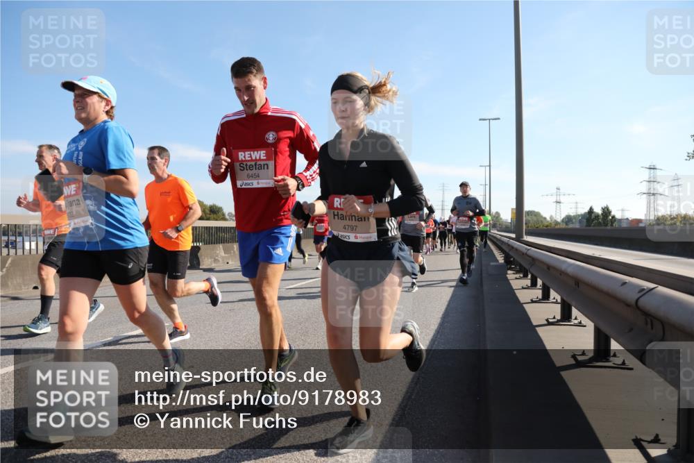 03.10.2025 - Köhlbrandbrückenlauf Yannick Fuchs http://msf.ph/oto/9178983 03.10.2025 11:18:47 Position 3 122, 6454, 4797 meine-sportfotos.de