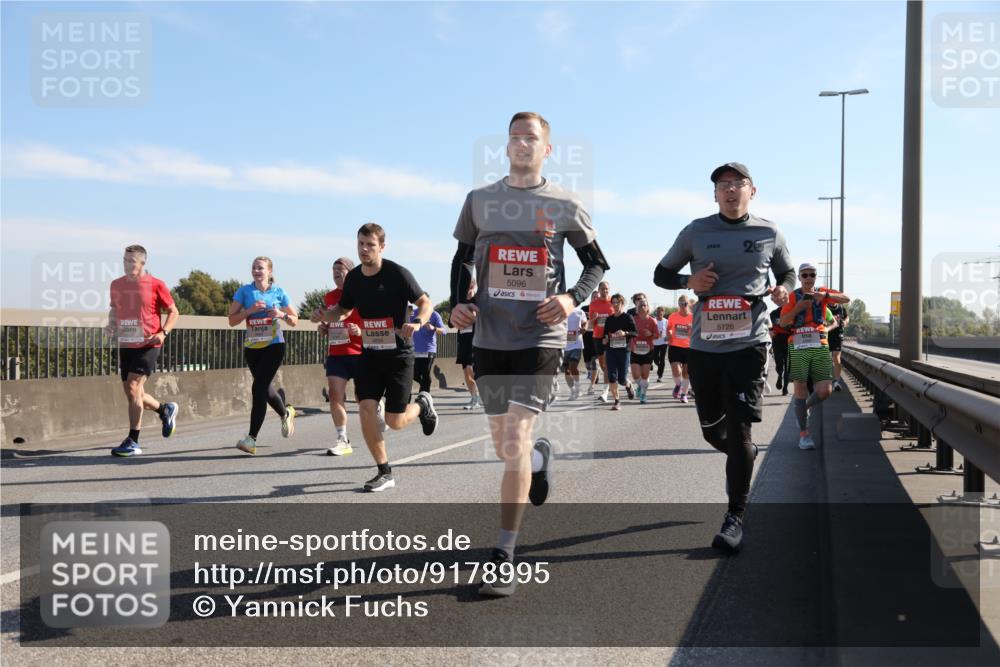 03.10.2025 - Köhlbrandbrückenlauf Yannick Fuchs http://msf.ph/oto/9178995 03.10.2025 11:18:48 Position 3 4836, 5096, 5726 meine-sportfotos.de