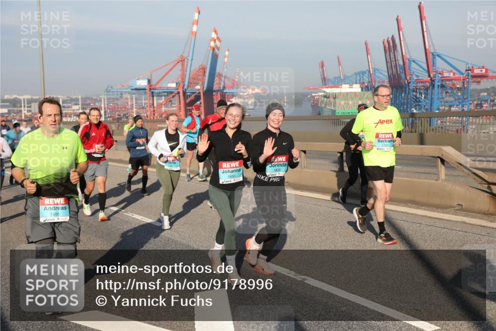 03.10.2025 - Köhlbrandbrückenlauf Yannick Fuchs http://msf.ph/oto/9178996 03.10.2025 08:51:24 Position 2 1995, 1850, 1835, 1731 meine-sportfotos.de