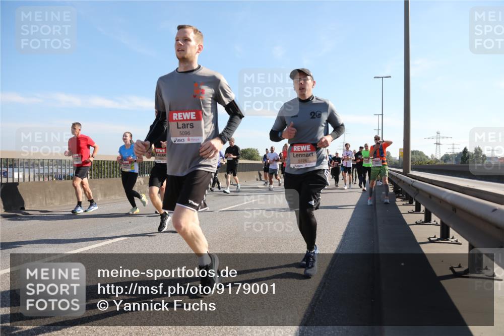 03.10.2025 - Köhlbrandbrückenlauf Yannick Fuchs http://msf.ph/oto/9179001 03.10.2025 11:18:48 Position 3 5096, 20, 5726 meine-sportfotos.de