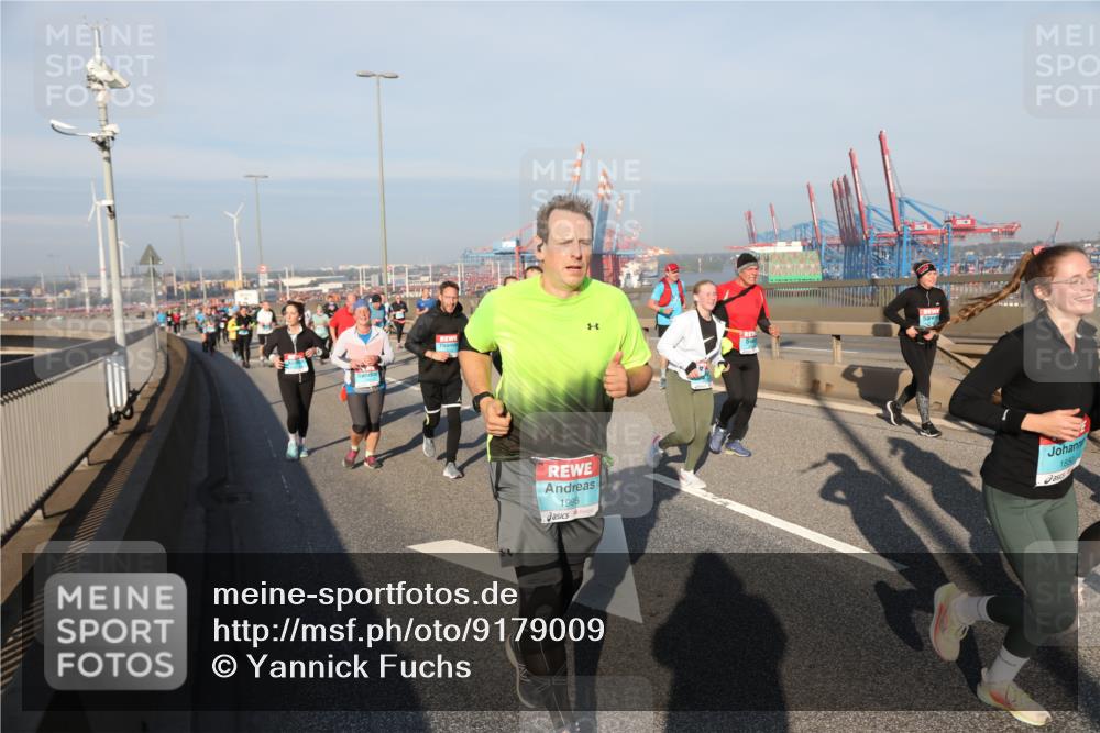 03.10.2025 - Köhlbrandbrückenlauf Yannick Fuchs http://msf.ph/oto/9179009 03.10.2025 08:51:25 Position 2 1995, 1850 meine-sportfotos.de
