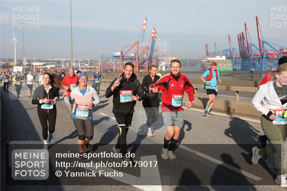 03.10.2025 - Köhlbrandbrückenlauf Yannick Fuchs http://msf.ph/oto/9179017 03.10.2025 08:51:26 Position 2 1614, 1746, 2854, 2855, 3031 meine-sportfotos.de