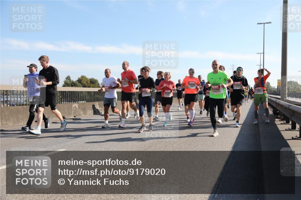 03.10.2025 - Köhlbrandbrückenlauf Yannick Fuchs http://msf.ph/oto/9179020 03.10.2025 11:18:51 Position 3 440 meine-sportfotos.de