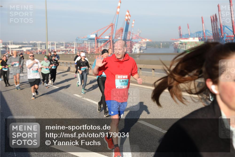 03.10.2025 - Köhlbrandbrückenlauf Yannick Fuchs http://msf.ph/oto/9179034 03.10.2025 08:51:29 Position 2 3172 meine-sportfotos.de