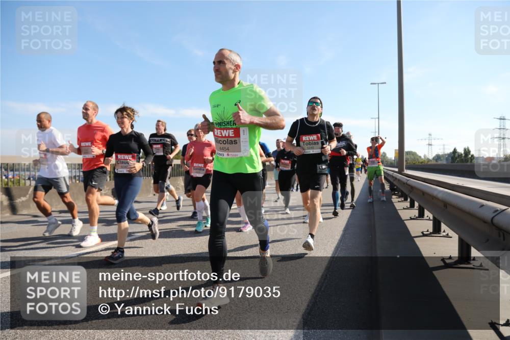 03.10.2025 - Köhlbrandbrückenlauf Yannick Fuchs http://msf.ph/oto/9179035 03.10.2025 11:18:52 Position 3 6040, 4454, 5245 meine-sportfotos.de