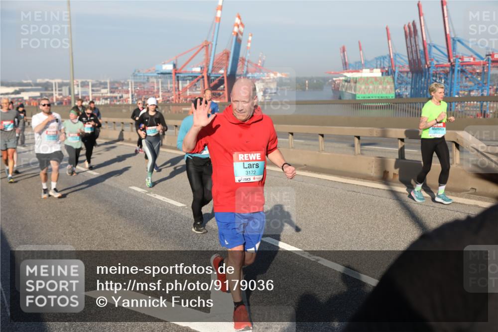 03.10.2025 - Köhlbrandbrückenlauf Yannick Fuchs http://msf.ph/oto/9179036 03.10.2025 08:51:29 Position 2 3172 meine-sportfotos.de